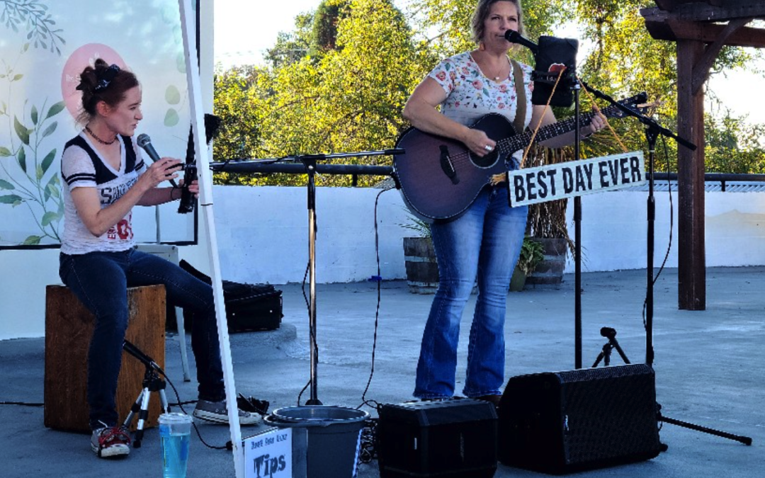 SandLynn plays the Rong Stage